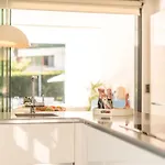 Maria Villa *